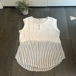 Woman’s Skies are Blue top